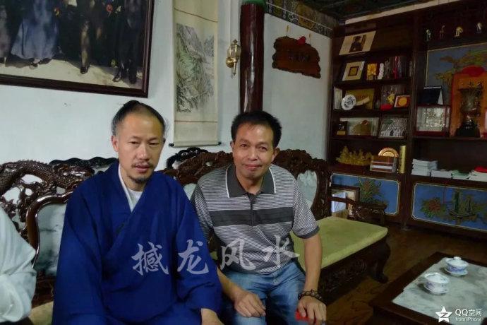 李会长的赠礼李会长赠礼:深圳奇辉电器集团有限公司董事长邓永辉先生