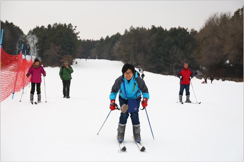 长春净月潭滑雪场中级雪道正式开放