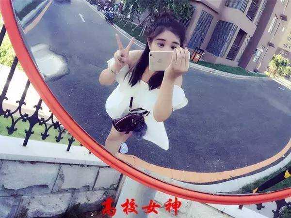 沈阳音乐学院新生女神侯麟酒窝好迷人