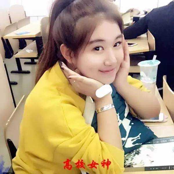 沈阳音乐学院新生女神侯麟酒窝好迷人