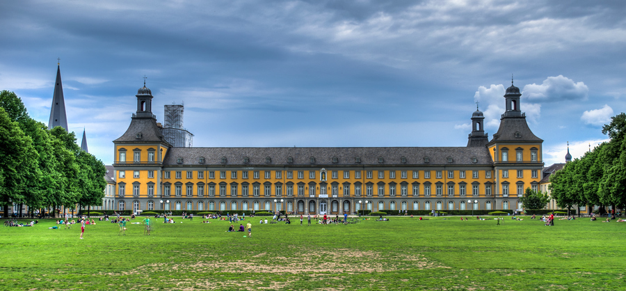 friedrich-wilhelms-universitt bonn),简称波恩大学,是位于德国北