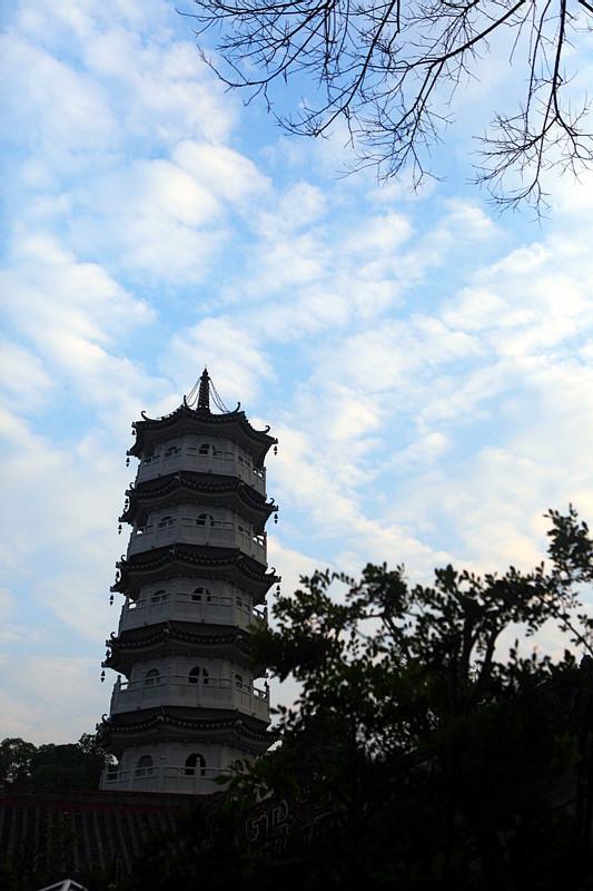 六祖故里的新兴国恩寺有哪三奇