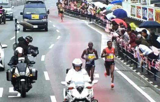 【组图】日本最强公务员,福冈马拉松跑2小时0