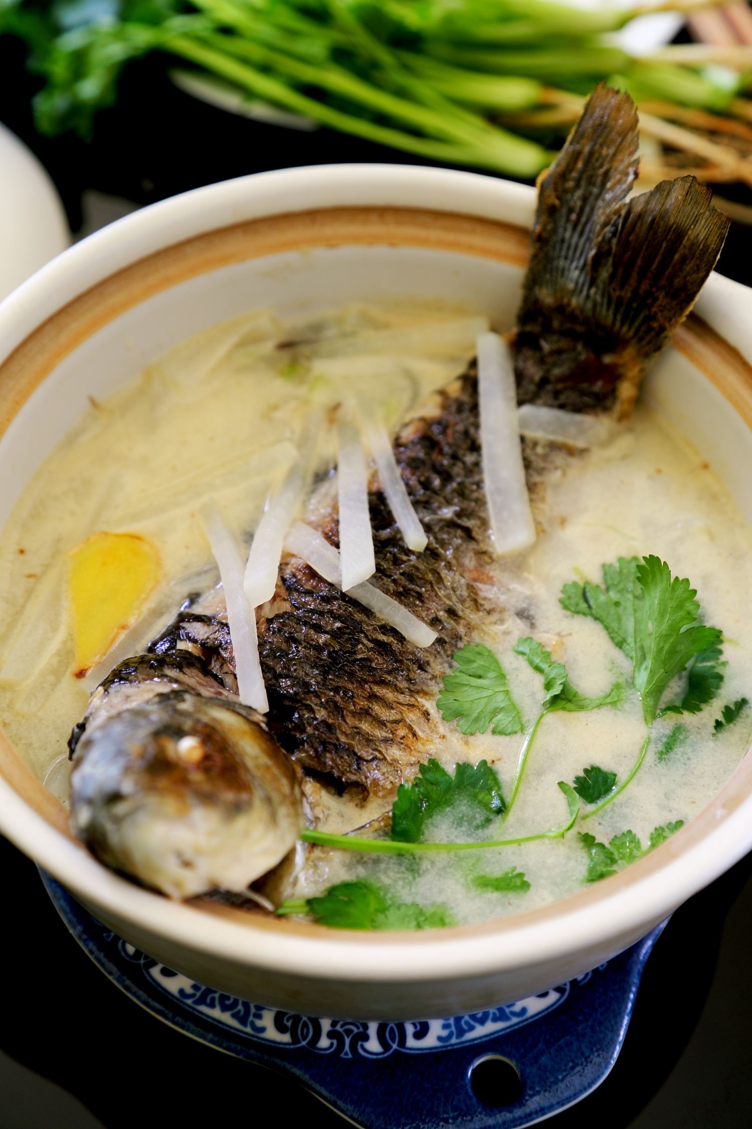 四大菜系鲁菜之一：奶汤鲫鱼的做法！