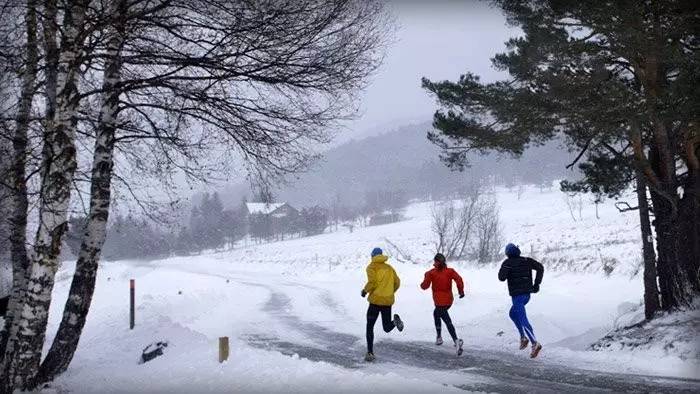 冬天还坚持跑步的人有哪些人格特质?