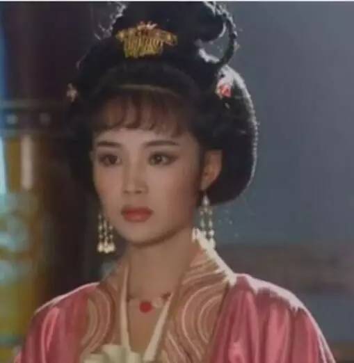 1995年,在刘晓庆主演的电视剧《武则天》中饰演上官婉儿,史上最美腻