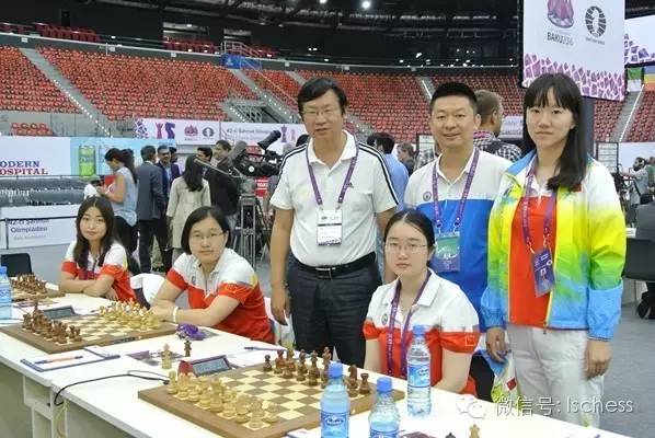 国际象棋奥赛冠军走进龙华