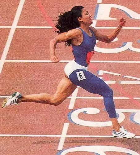 奥运双冠王汤普森:女子100米世界纪录10秒49