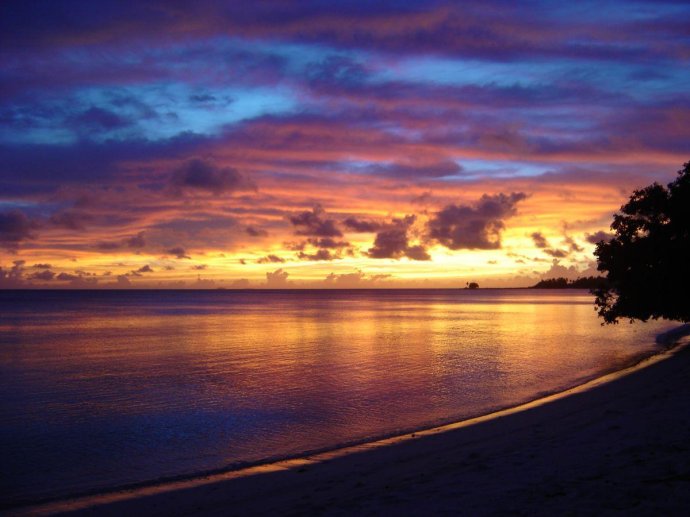 马绍尔群岛共和国(the republic of marshall islands)位于中太平洋