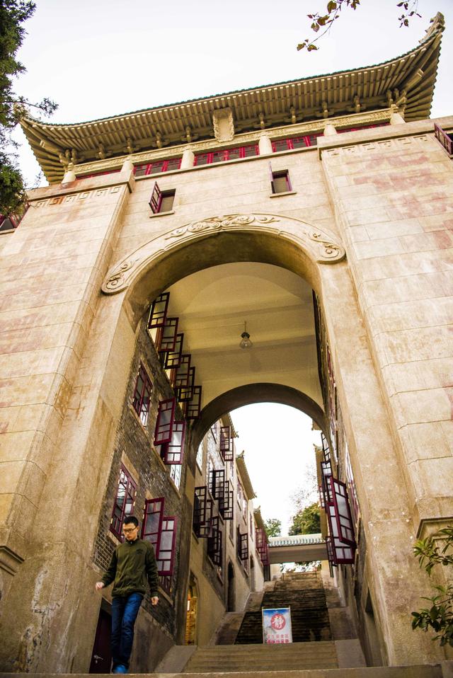 武汉大学,神秘的18栋别墅和有故事的老斋舍