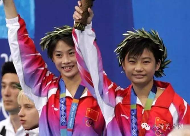 2004年雅典奥运会,劳丽诗(右)与李婷斩获女子10米双人跳台金牌