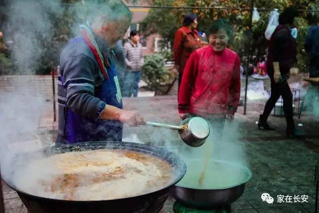 康忙,赶紧,放快,长安正宗大锅臊子面来咧!