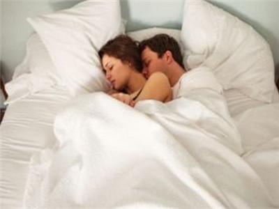 男性每晚睡七八个小时造娃能力最强