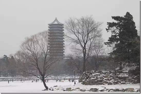 曾给无数文人雅客带来激情与灵感,冬天的冰雪,冬天的雨雾,只好把岁月