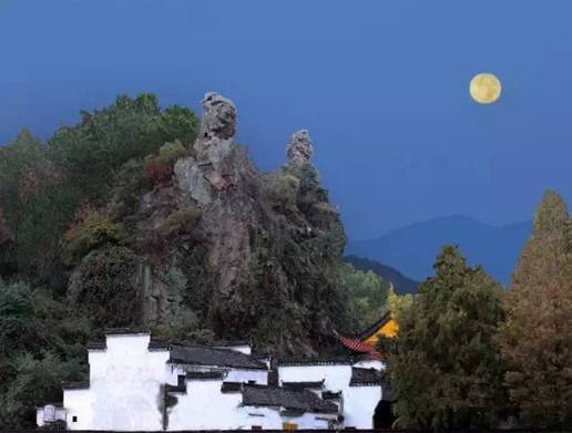 【老街 有屯溪老街,花山,小龙山古寺,稽灵山松涛,鬲山清泉以及百鸟