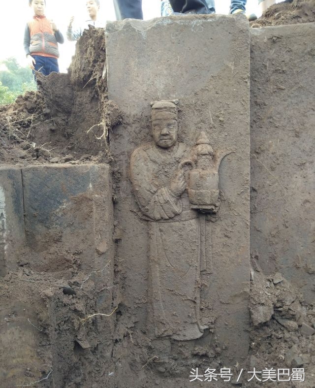 据资料显示,四川省泸县宋墓众多,是迄今为止发现的全国