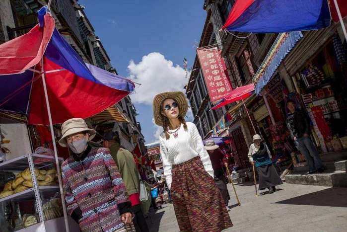 美女摄影:孤独的西藏之旅