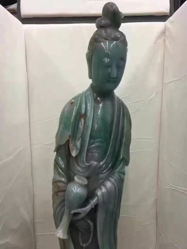 清代翡翠玉观音拍卖出7475万,价格远超齐白石画作