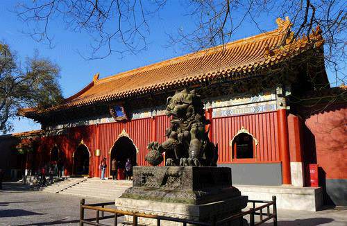初来北京,好多人会去雍和宫,那去雍和宫玩什么