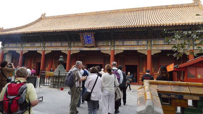 初来北京,好多人会去雍和宫,那去雍和宫玩什么