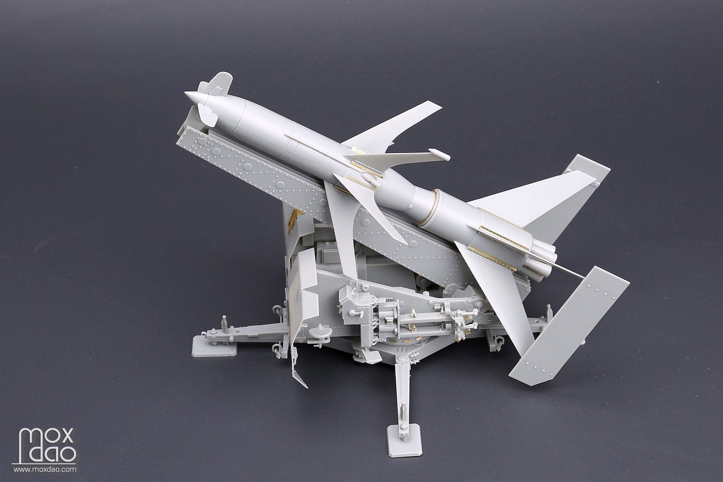 威骏 德国r-2型导弹和发射架 模型评测