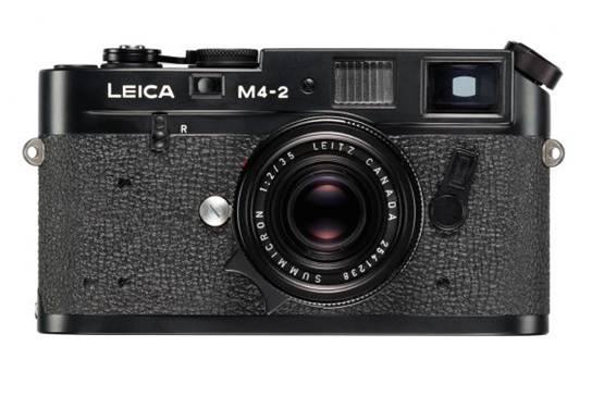 答:徕卡是德国相机(leica),莱卡是一种面料,通常会有人写莱卡相机(久