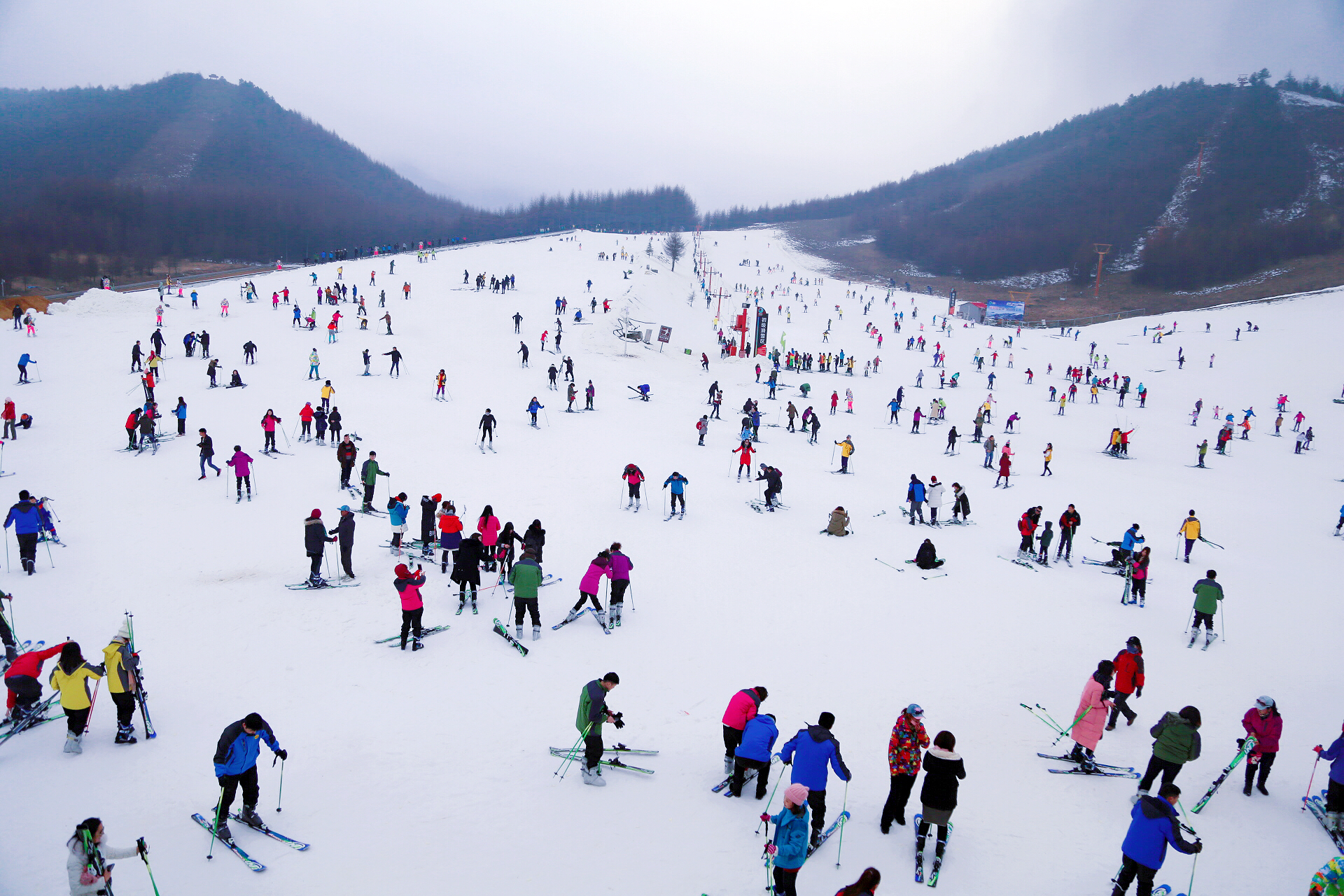 神农架滑雪体验速度与激情