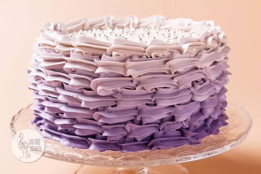 巧克力淋面蛋糕:史上最简单的巧克力装饰蛋糕