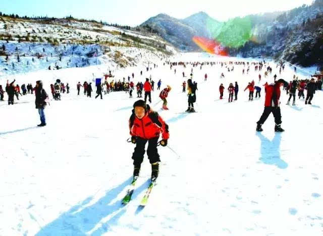 在济南,冬天最好玩儿、最刺激的滑雪场地,怎能