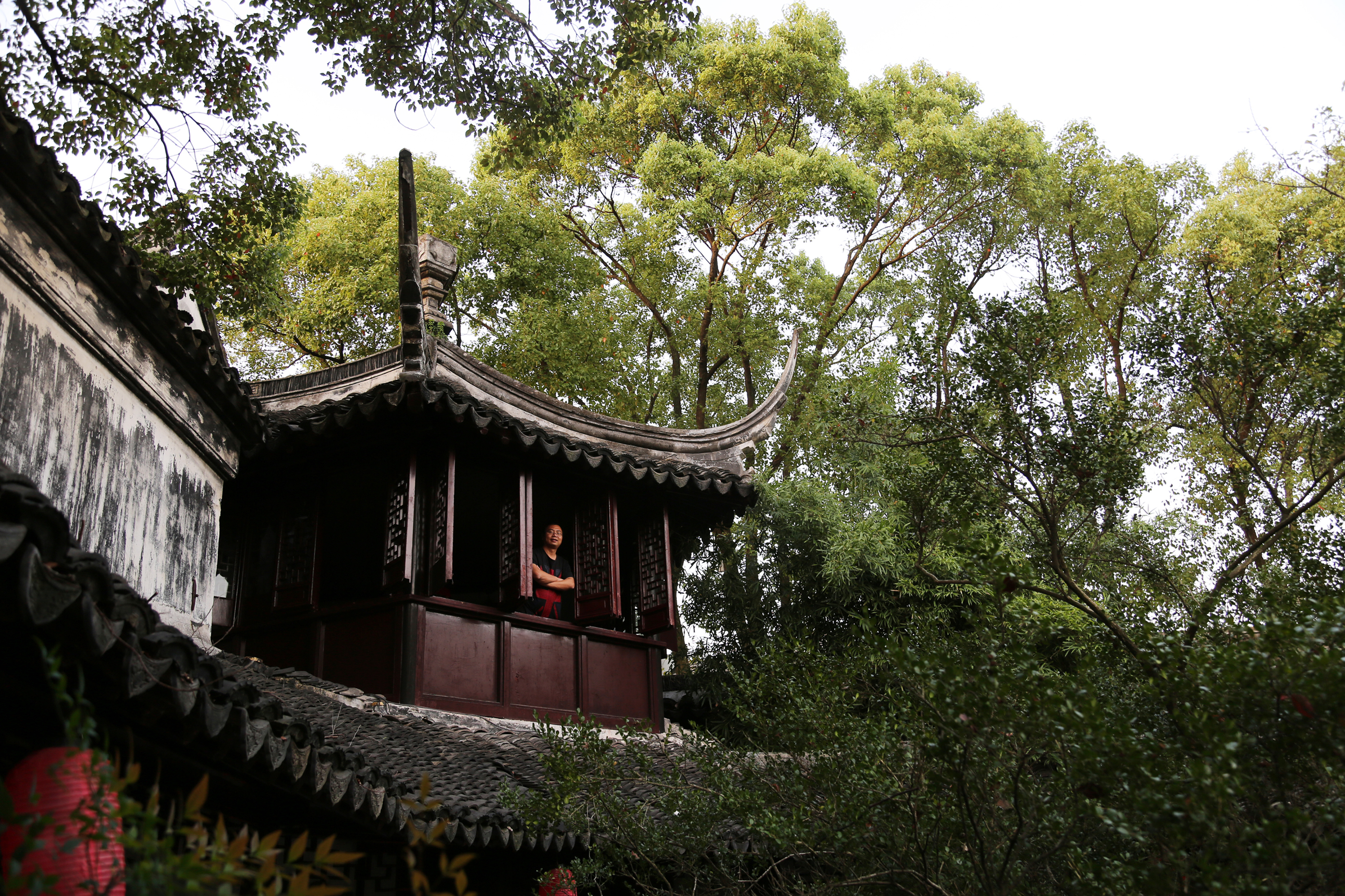 【退思园,设计者袁龙,以"坐春望月楼,菰雨生凉轩,桂花厅,岁寒居"点