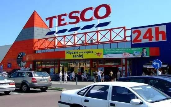 不过放心 英国还是有很多平民超市供我们选择的 tesco,英国最多分店的