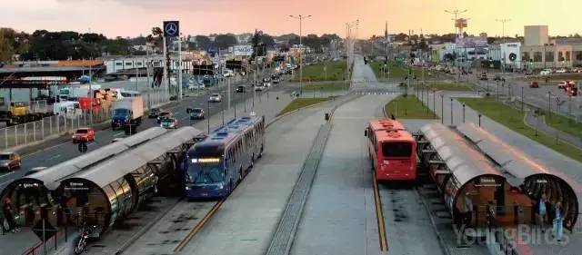 巴西库里蒂巴快速公交系统brt,是一种高效,舒适,低碳的新型公共交通