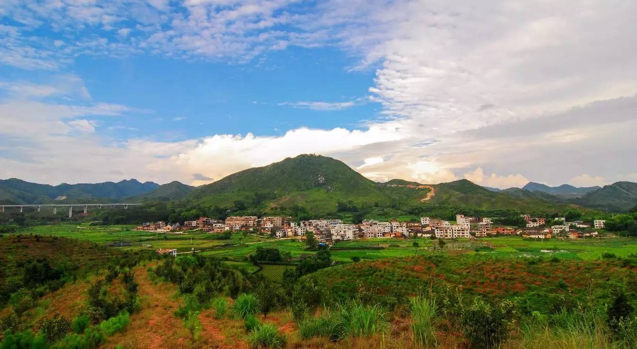 走遍石城丨珠坑乡红山红石红土地高速国道入闽道