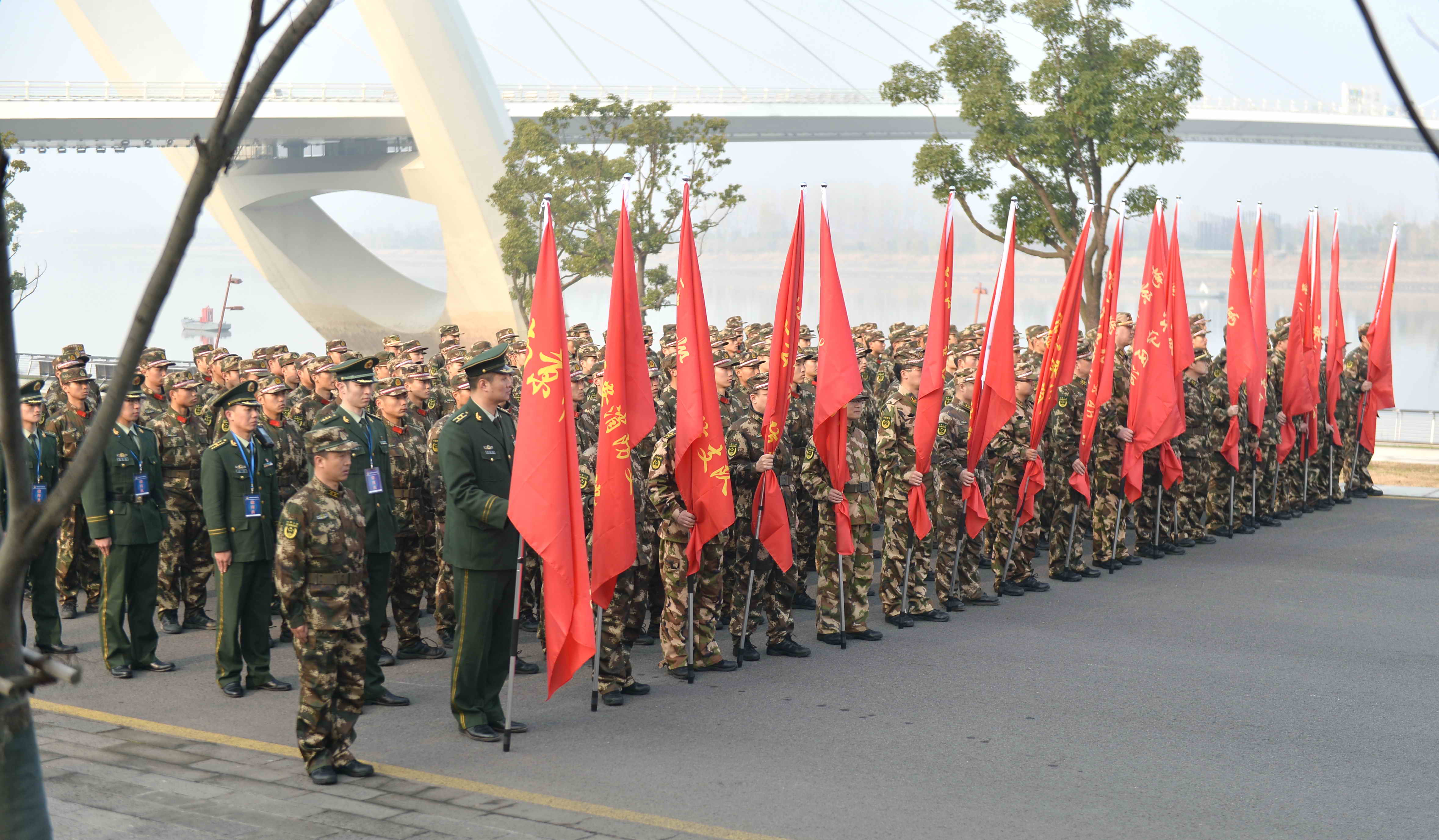 南京消防今冬明春执勤训练誓师动员大会暨冬季长跑赛