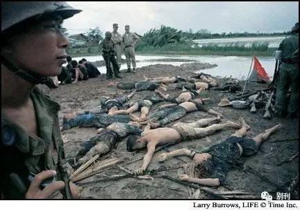 作为在越战中牺牲的130余名摄影记者之一,伯罗斯位于采访越战时间最长