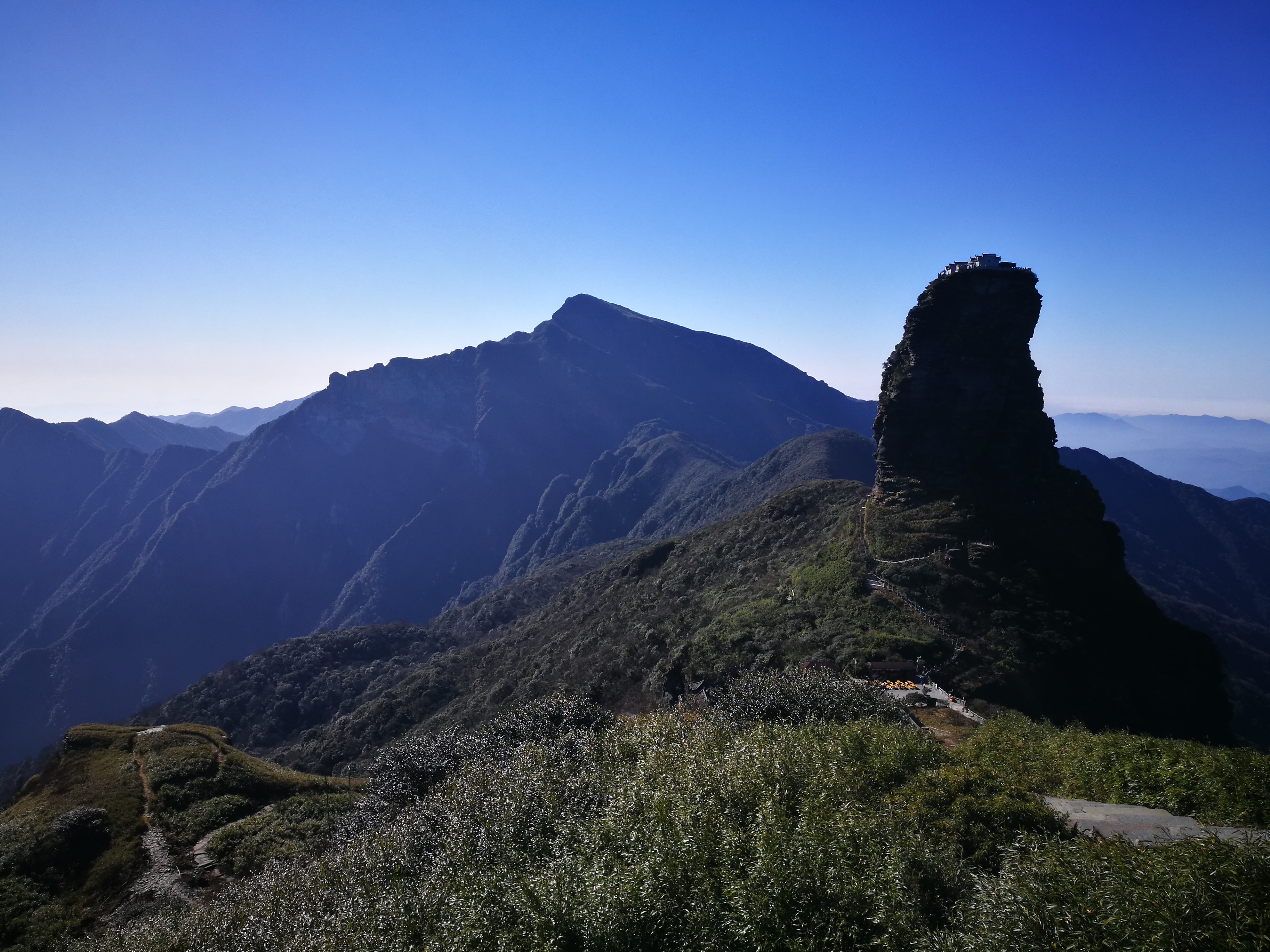 孤峰云天外最美梵净山