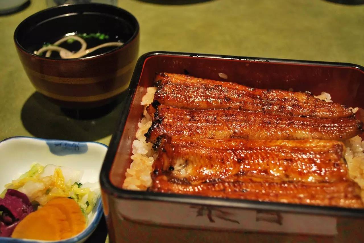 一碗销魂鳗鱼饭,存住了日本全部的食事根基 | 寻味记