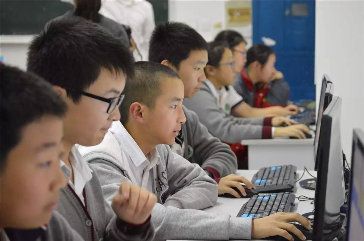 科技 | 快乐玩转机器人,青田伯温中学掀起创客