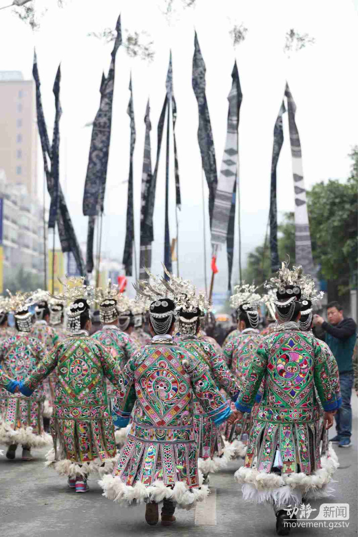 榕江萨玛节今早盛装登场