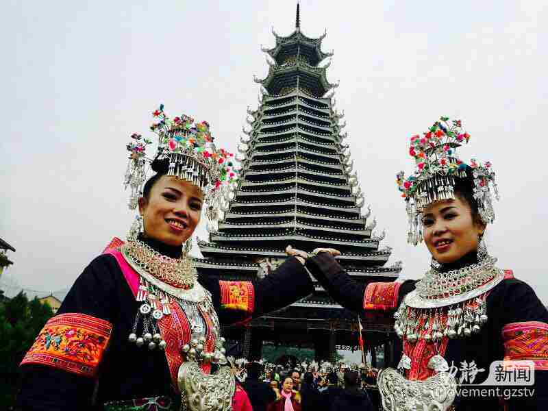 苗族妇女身穿百鸟衣 贺俊怡 摄   12月19日,侗族民间将举办萨玛节