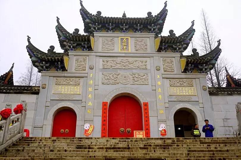 "天下祖庭"五祖寺,被公认为中国禅宗发源地之一.