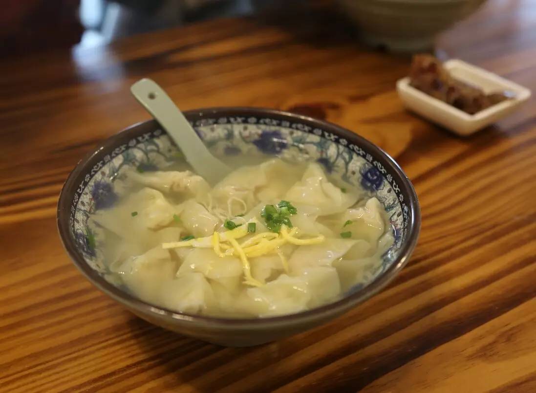 冬至馄饨夏至面姑苏第一碗铁棍馄饨承载了无数人的回忆