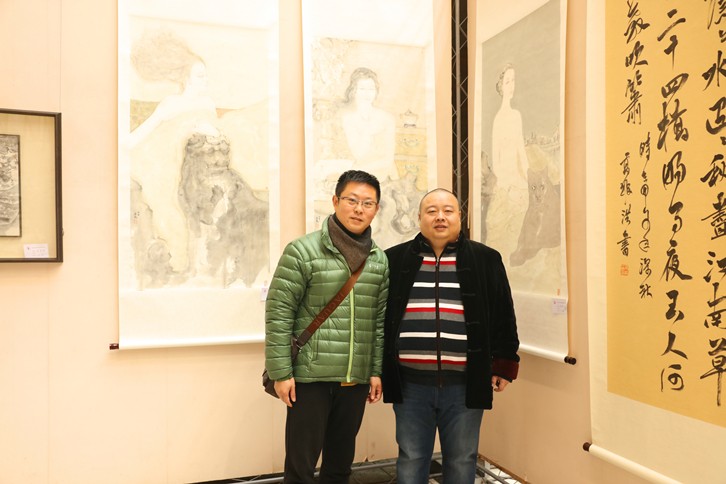 传世雅藏今日头条藏家李军参观青岛当代画院书画展