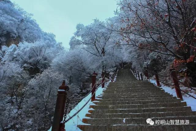 千年崆峒山,漫过一场久别的雪