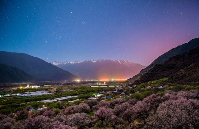 邂逅林芝桃花节,星空下的浪漫