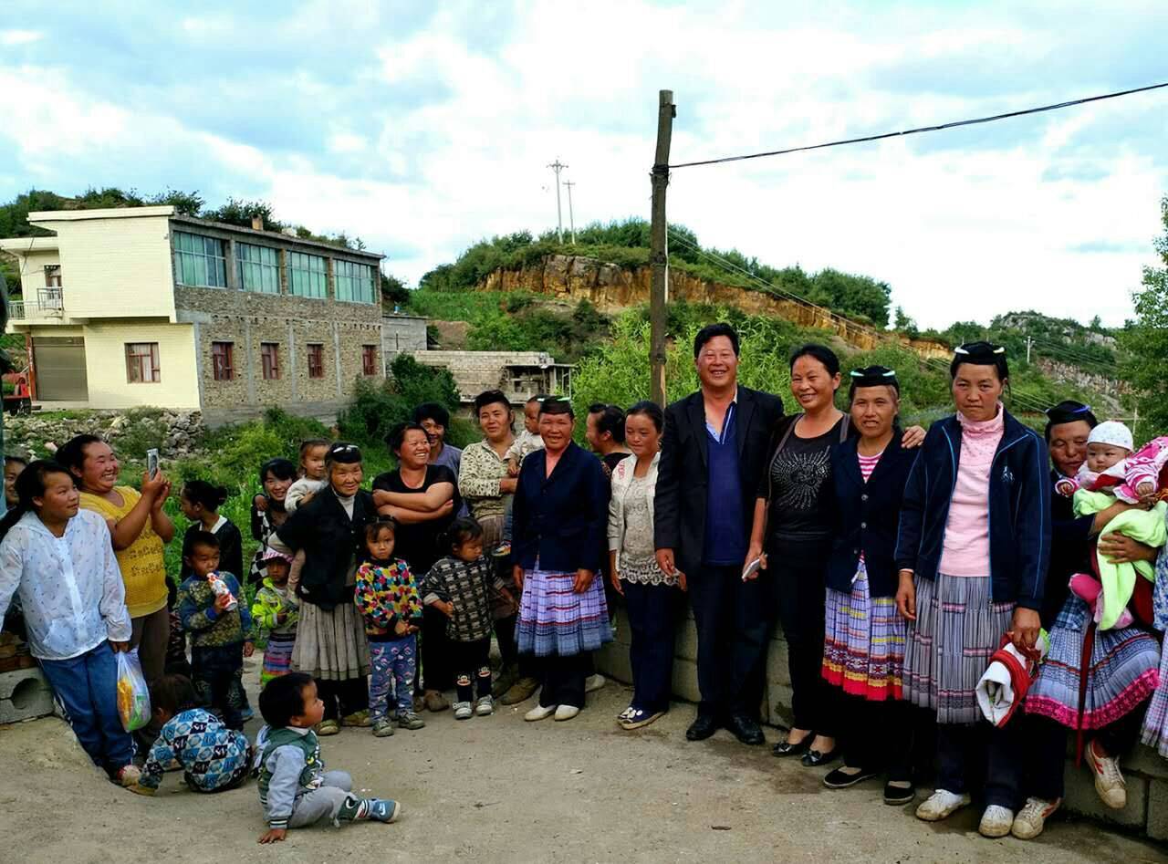 泥土与泪水和成的西部歌王 潘树明