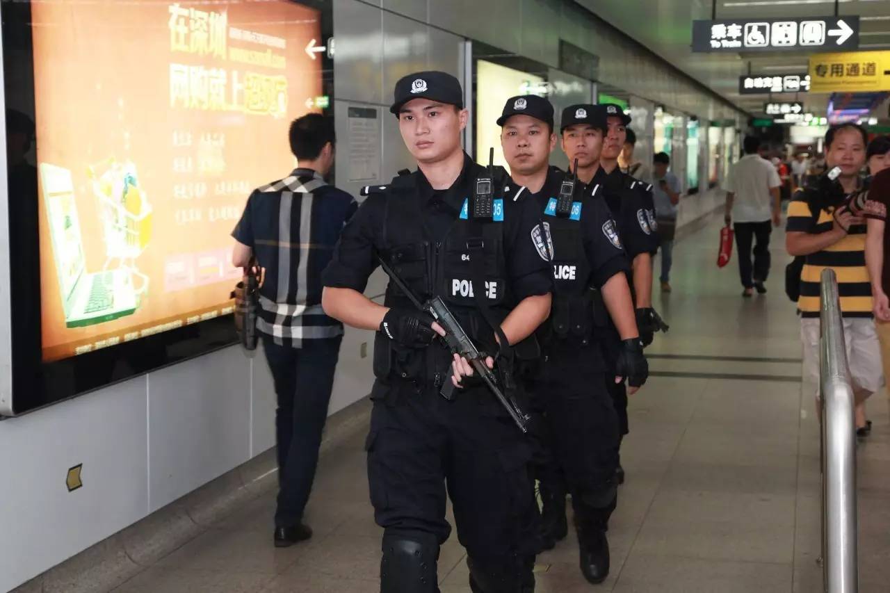 深圳警方多措并举全力确保节日安全