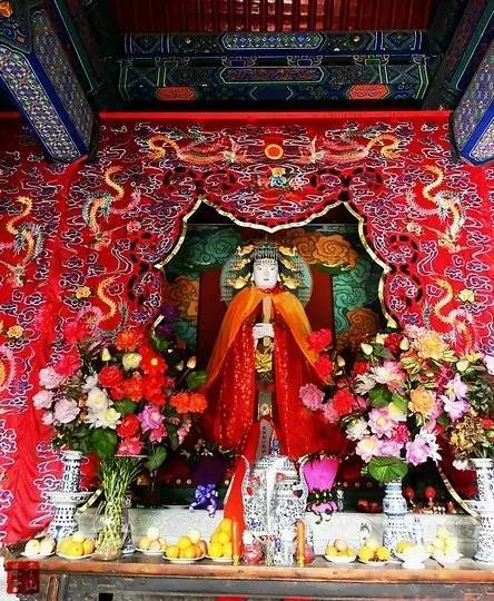 北顶娘娘庙是明代皇家敕建的庙宇,北京历史上著名的"五顶八庙"中五顶