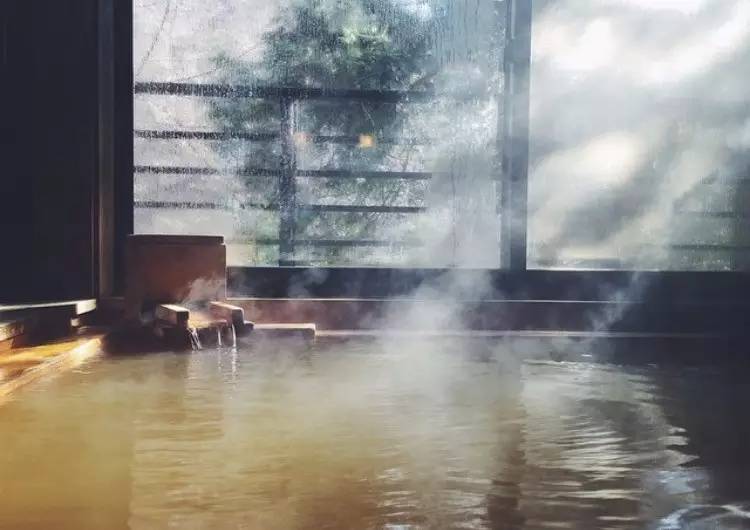 在日本屋脊泡温泉是种怎样的体验?