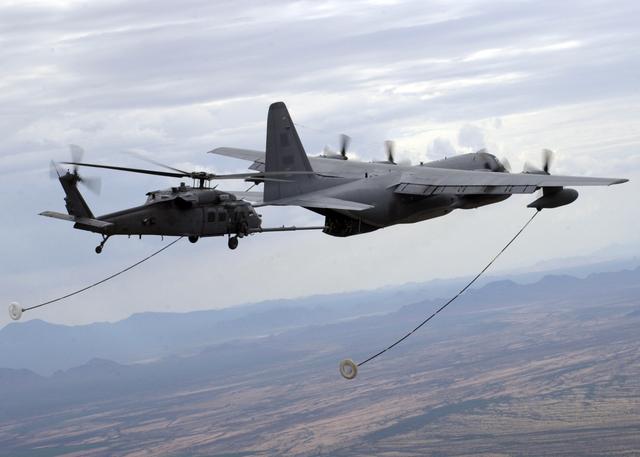 kc-130是在c-130运输机基础上发展起来的空中加油机,它能够为战机进行